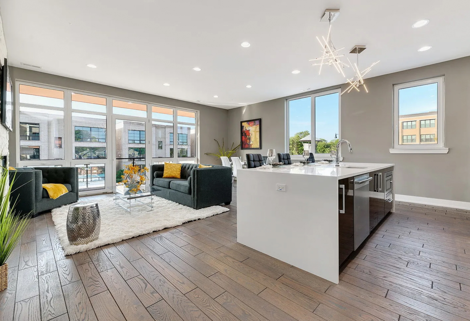 2444 W Irving Park Road Unit: 2E