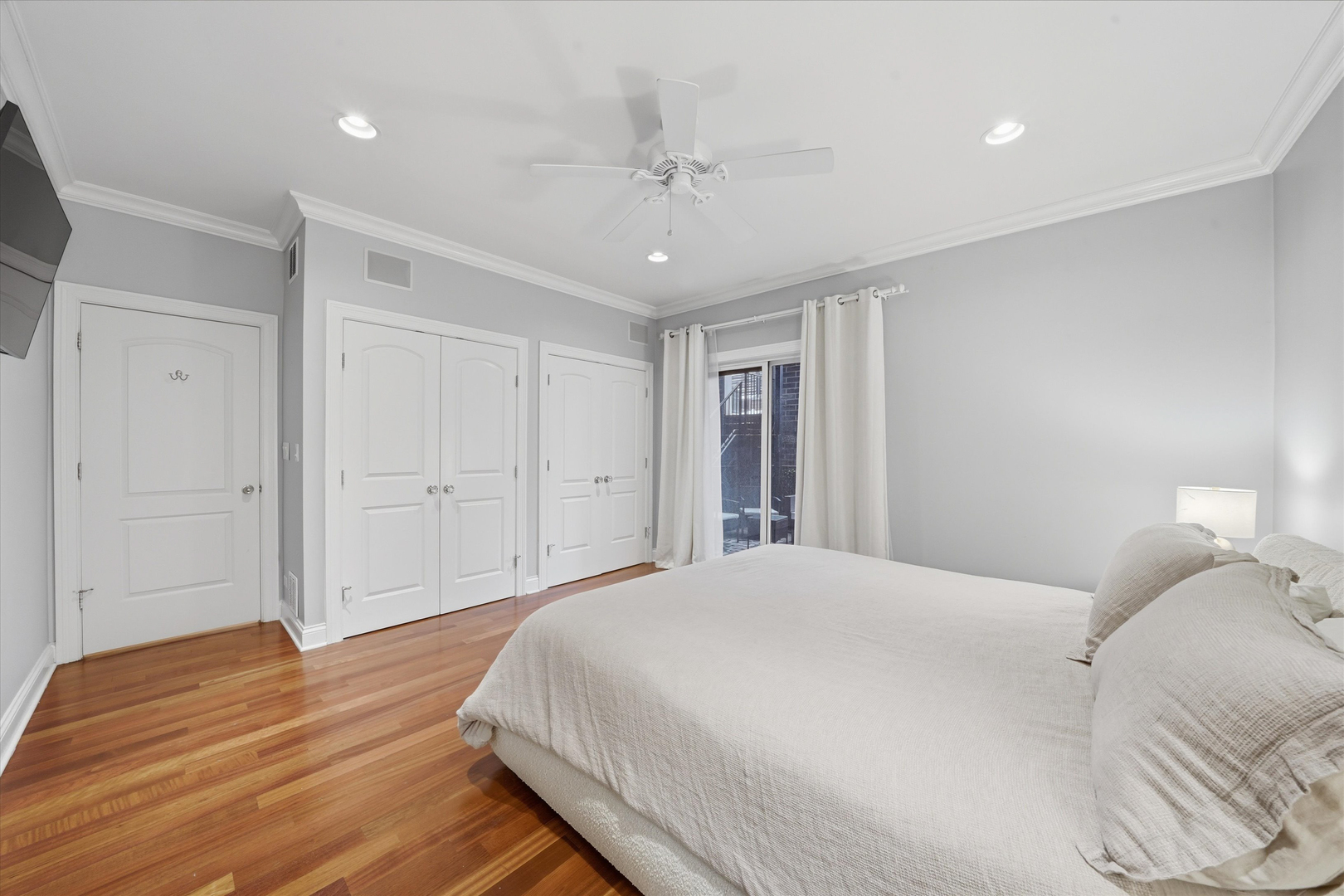 3709 N Ashland Avenue Unit: 1S