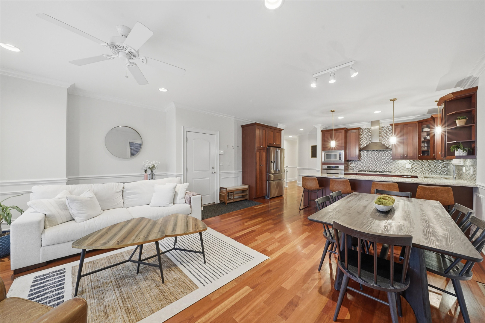 3709 N Ashland Avenue Unit: 1S