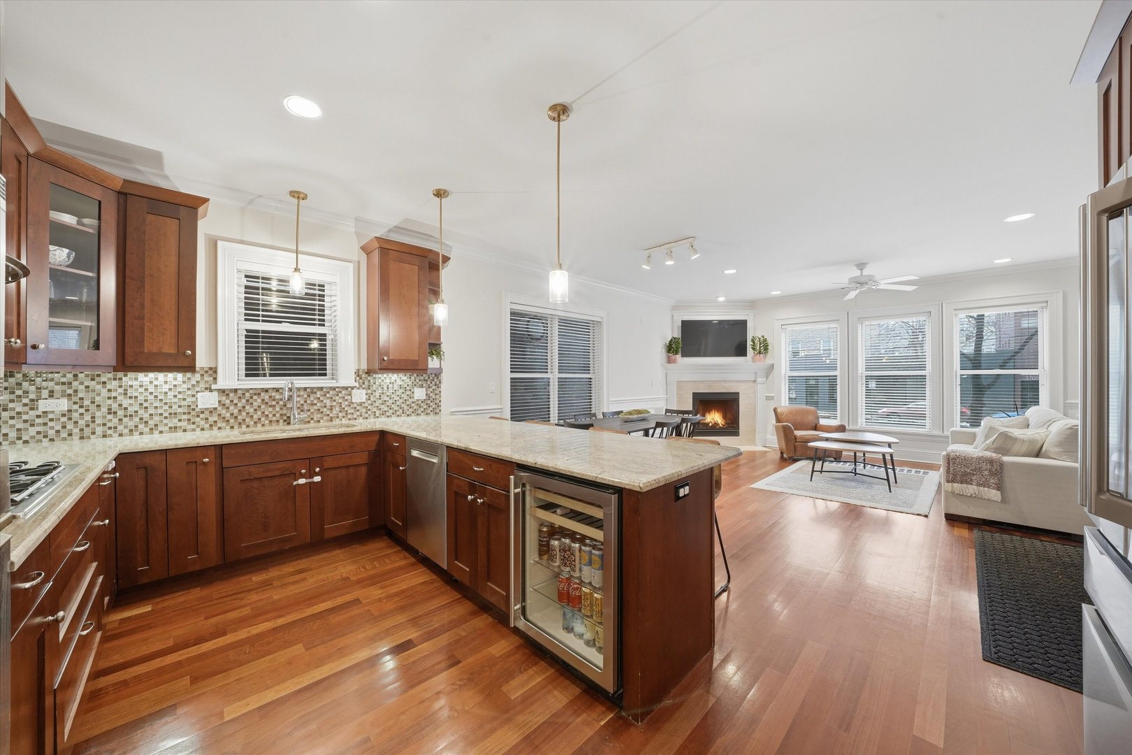 3709 N Ashland Avenue Unit: 1S