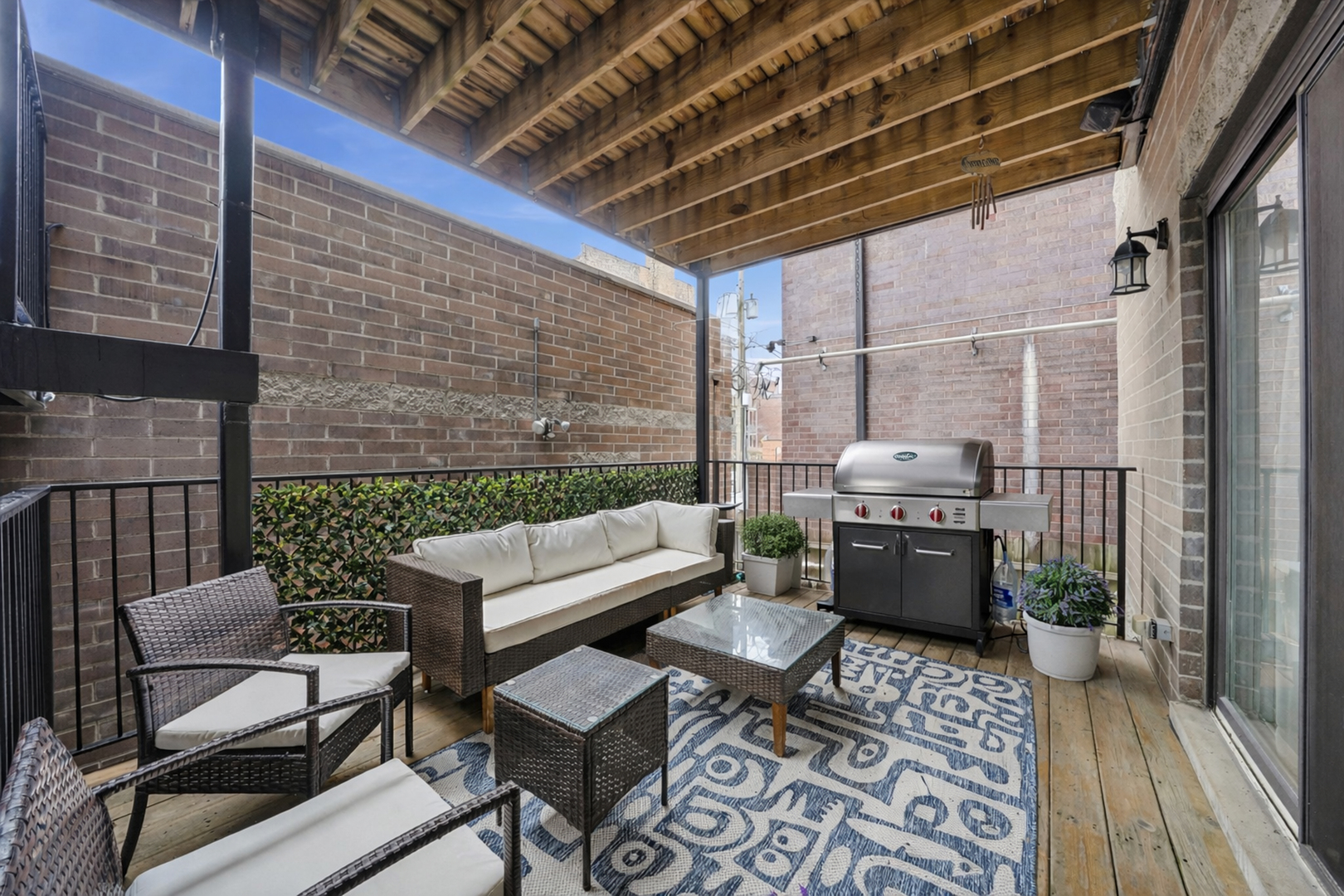3709 N Ashland Avenue Unit: 1S