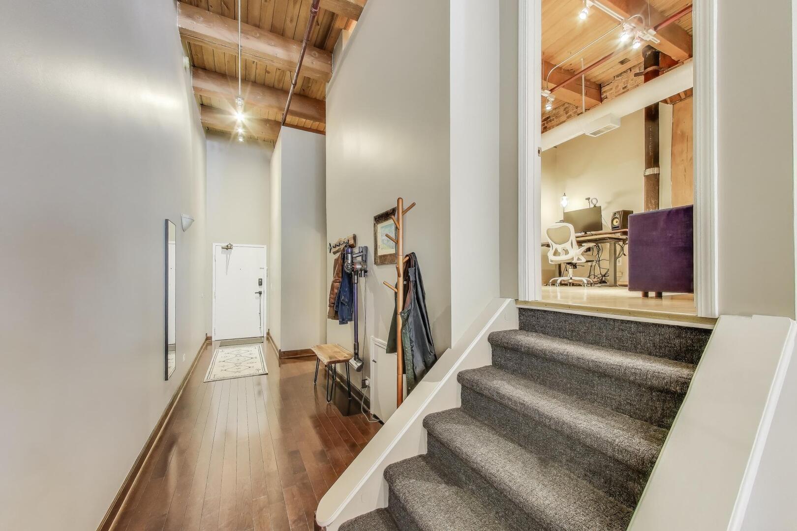 1733 W Irving Park Road Unit: 215