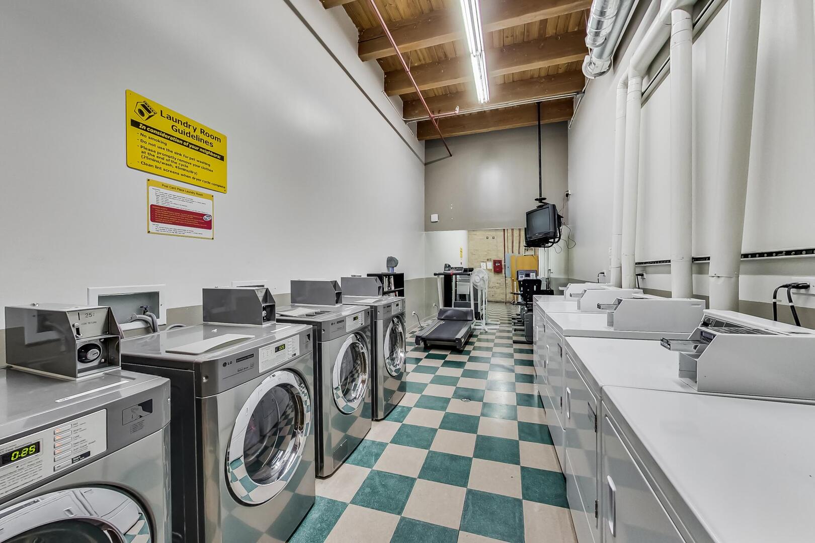 1733 W Irving Park Road Unit: 215