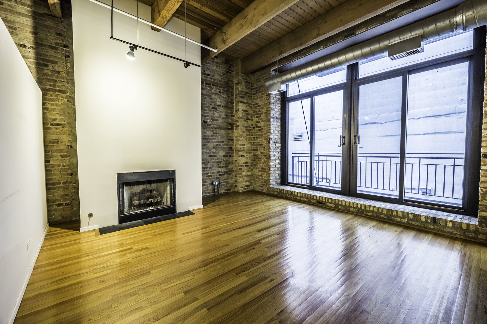375 W Erie Street Unit: 219