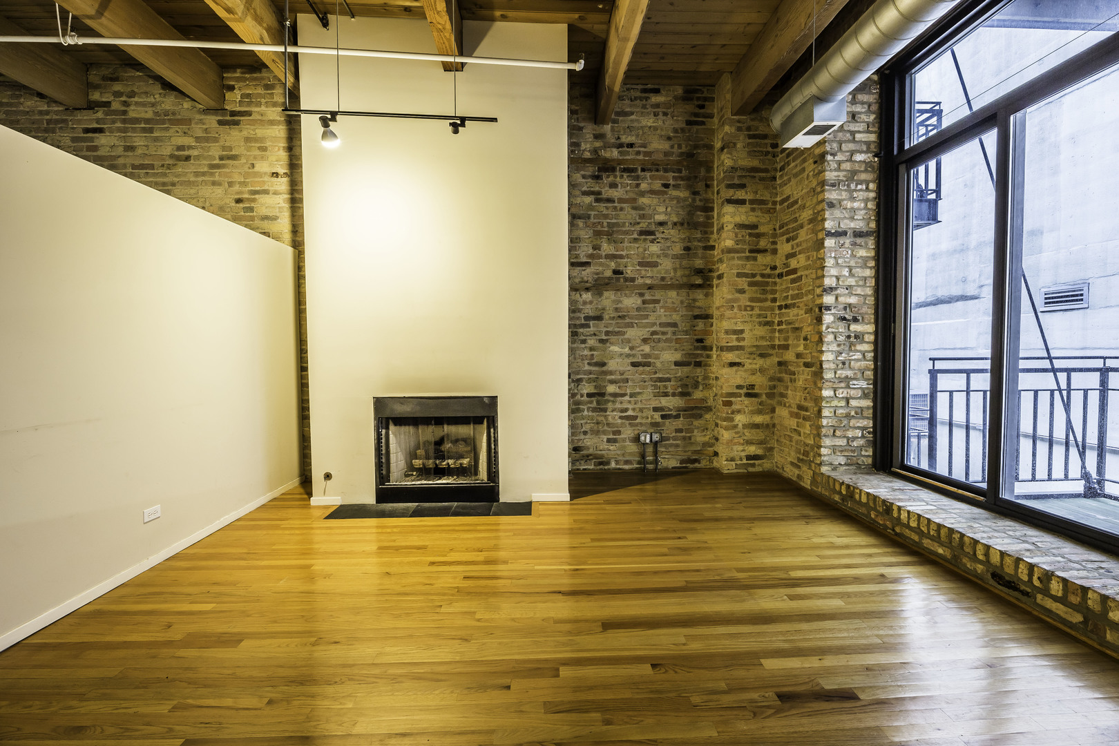 375 W Erie Street Unit: 219