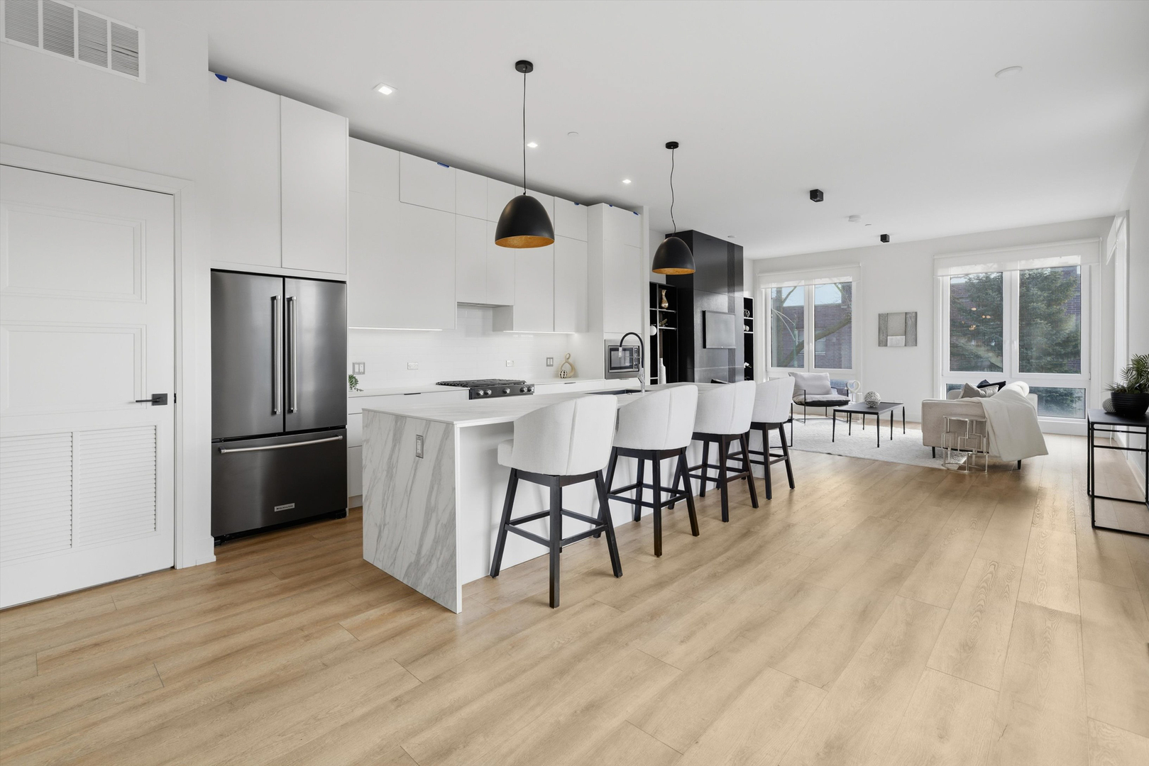 4200 W BELMONT Avenue