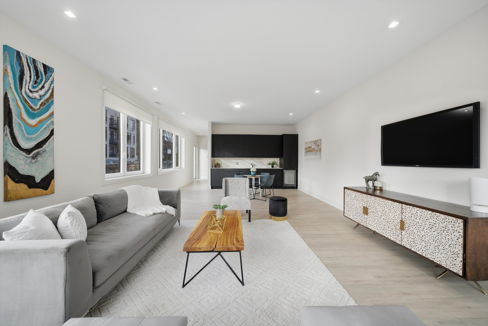 4200 W BELMONT Avenue