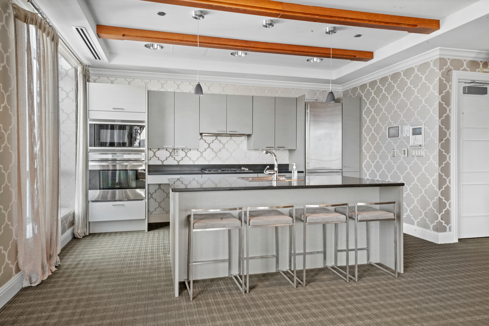 10 E Delaware Place Unit: 34A