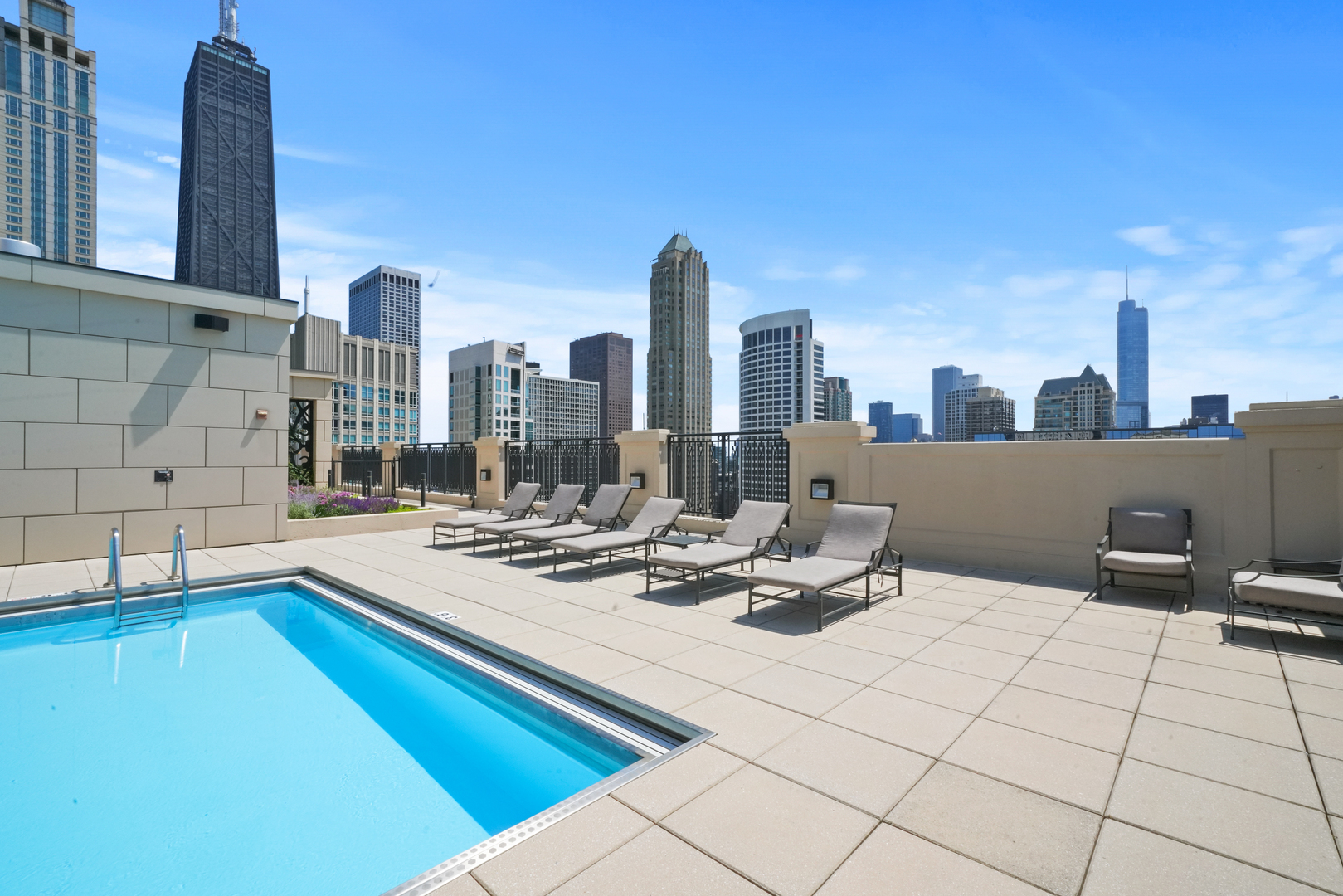 10 E Delaware Place Unit: 34A