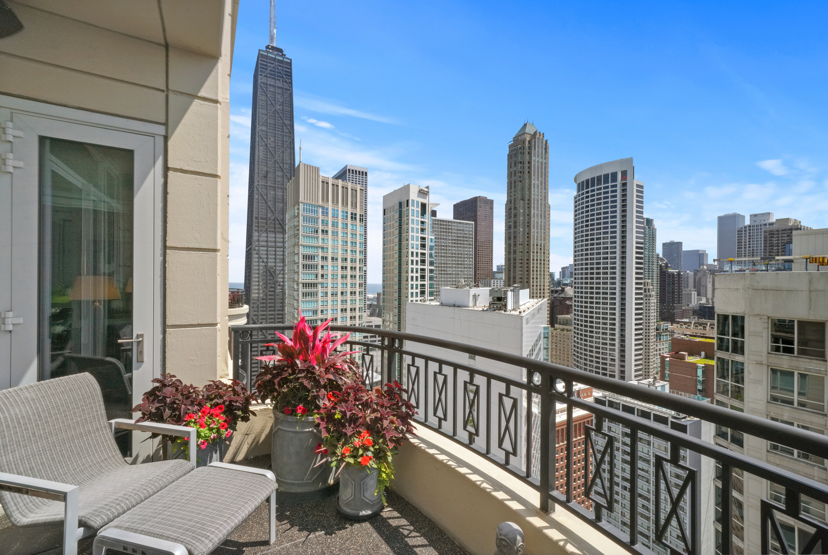 10 E Delaware Place Unit: 34A