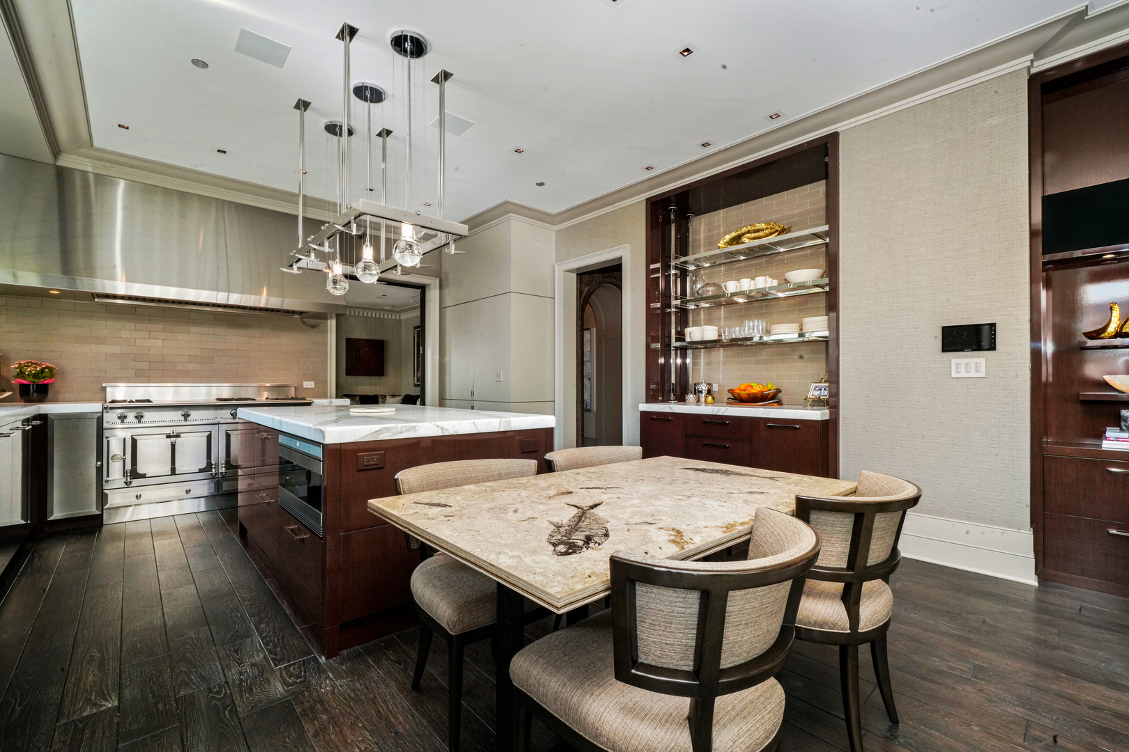 10 E Delaware Place Unit: 34A