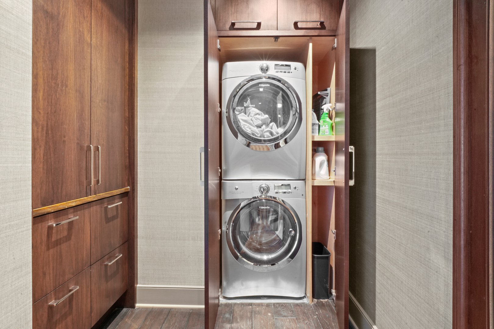 10 E Delaware Place Unit: 34A