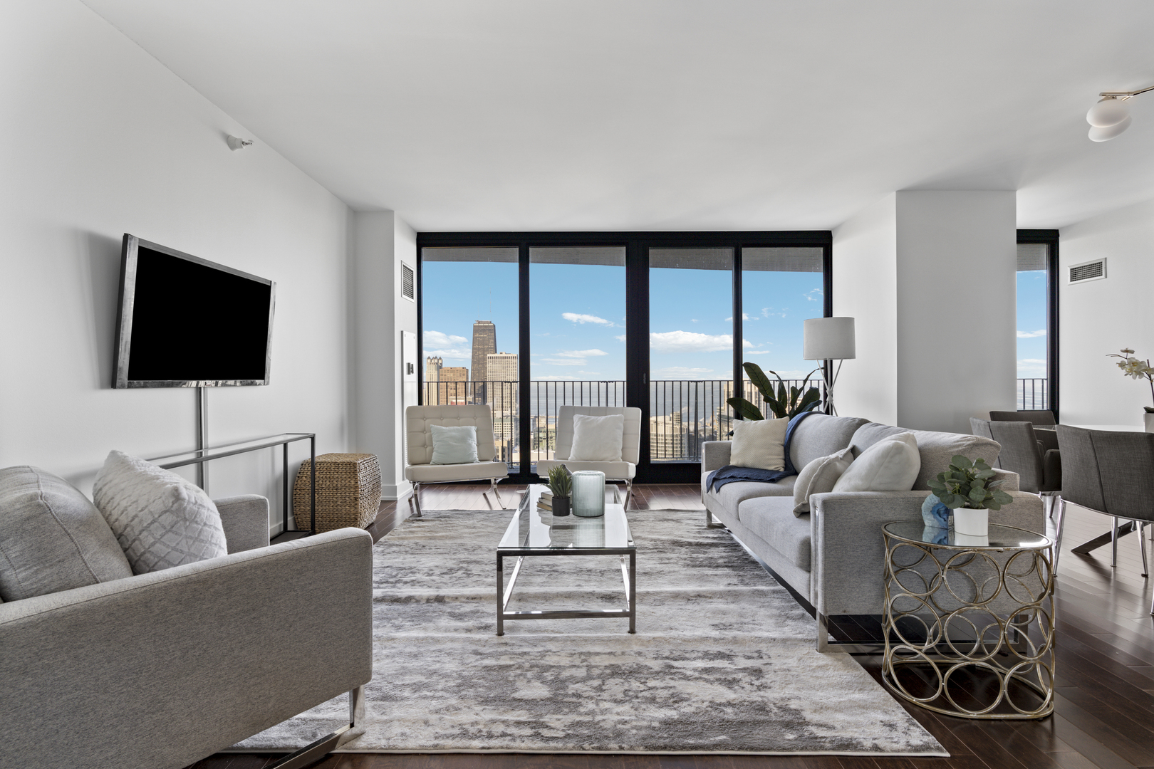 225 N Columbus Drive Unit: 6204