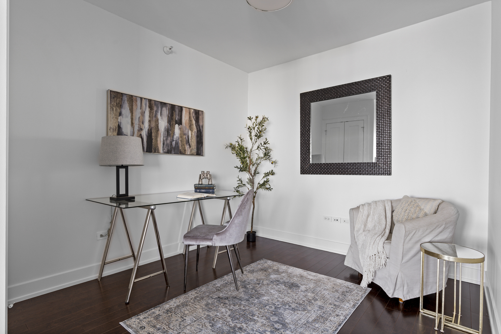 225 N Columbus Drive Unit: 6204