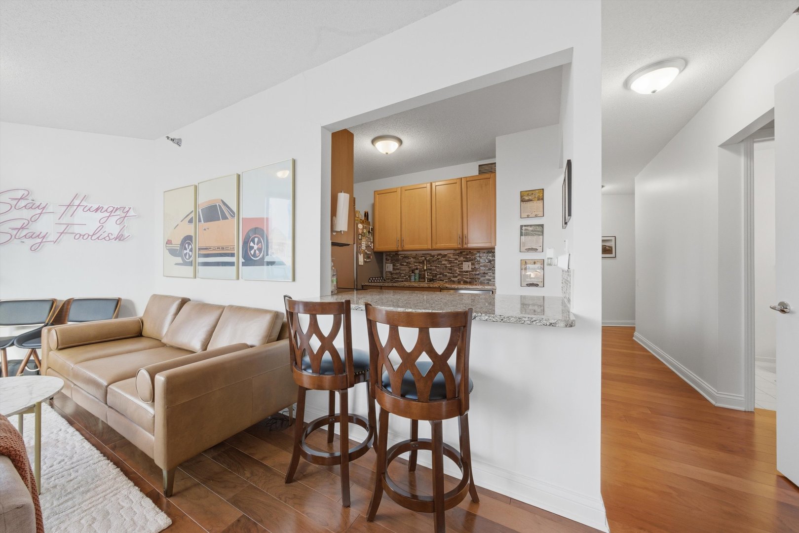 400 N Lasalle Street Unit: 2807
