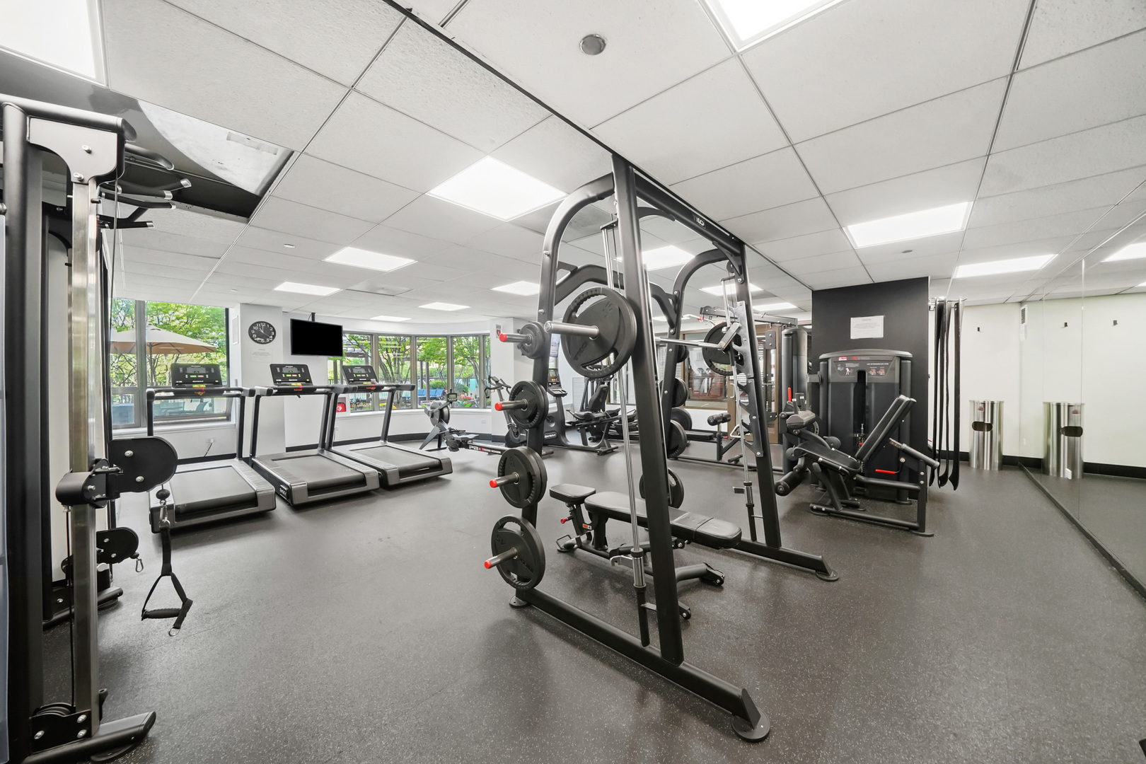 400 N Lasalle Street Unit: 2807