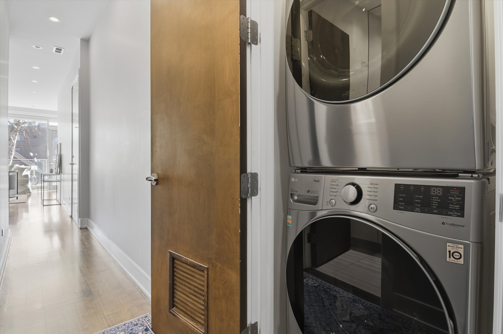 1076 N Marshfield Avenue Unit: 2