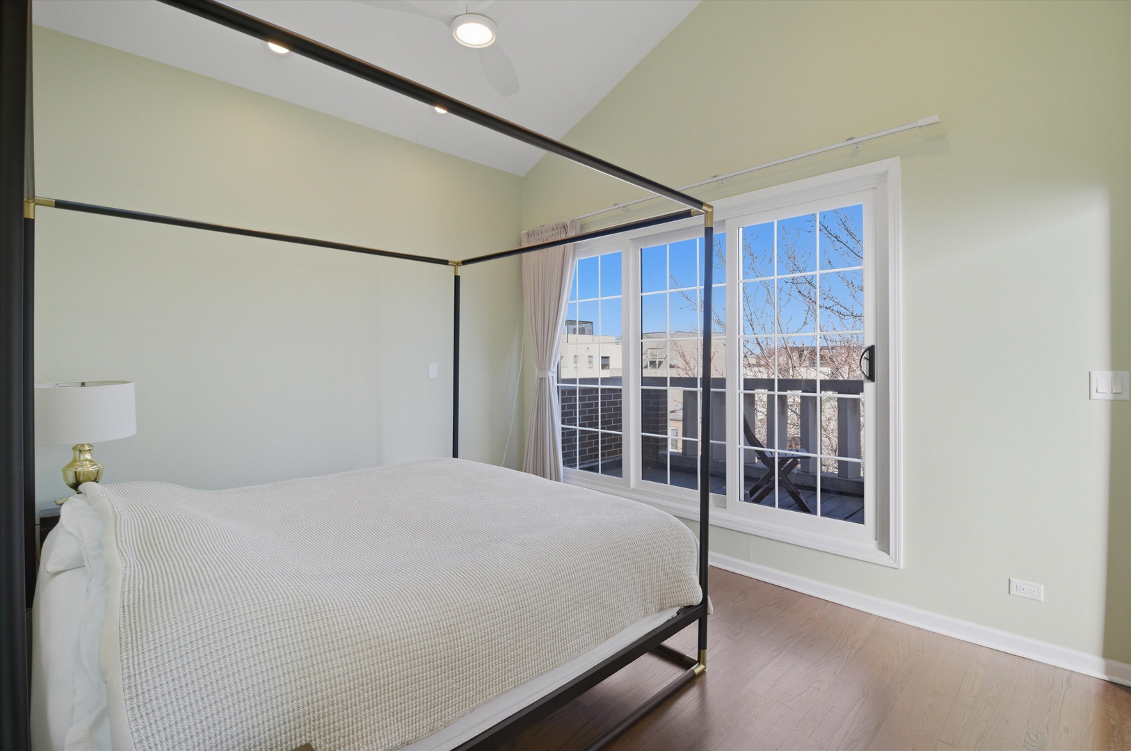 847 N Hermitage Avenue Unit: C