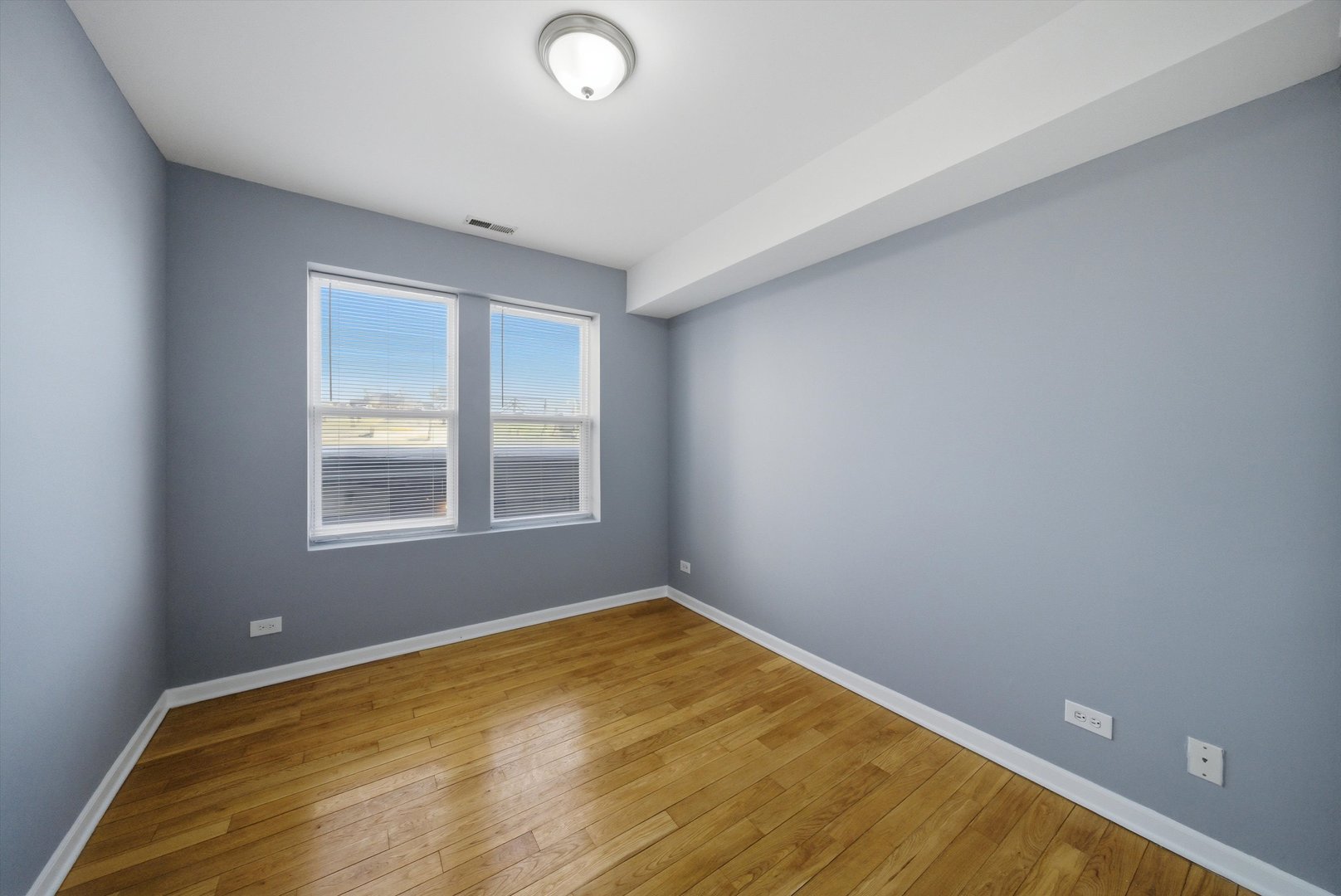 4752 N Albany Avenue Unit: 3