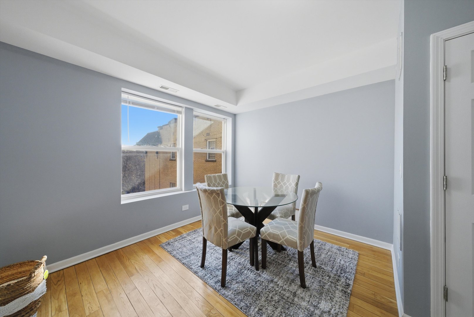 4752 N Albany Avenue Unit: 3