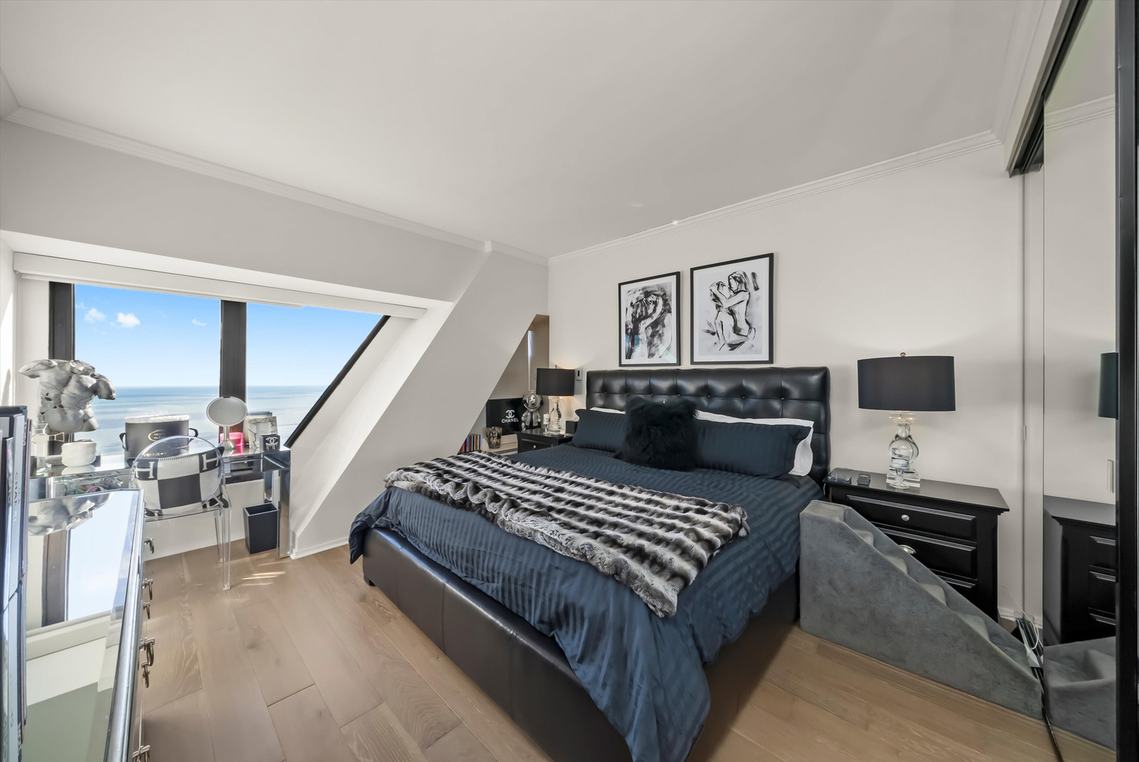 175 E Delaware Place Unit: 7107