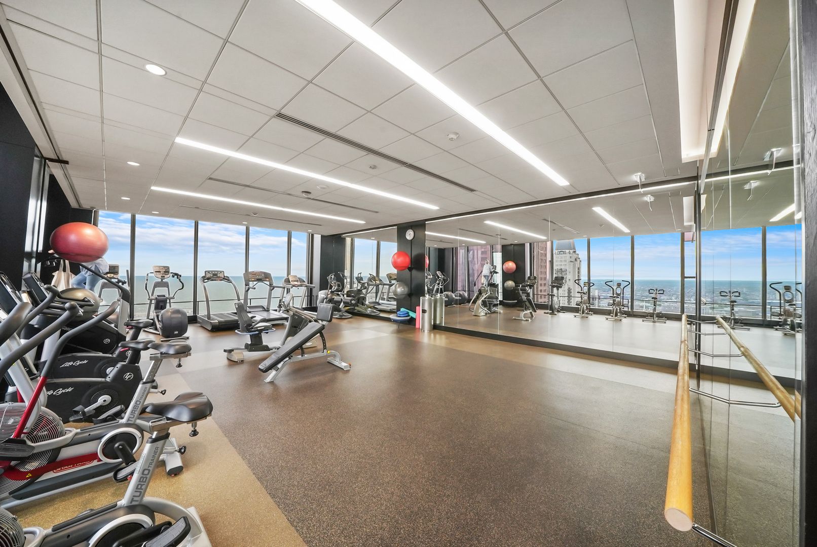 175 E Delaware Place Unit: 7107