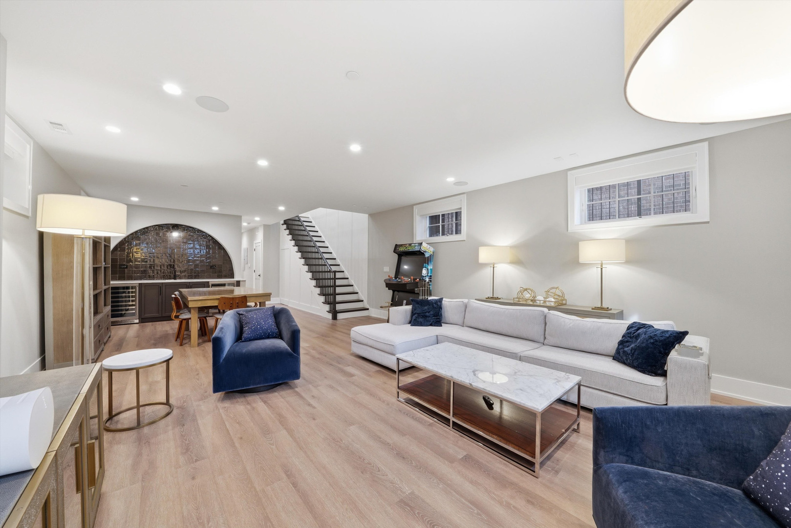 2674 N Burling Street