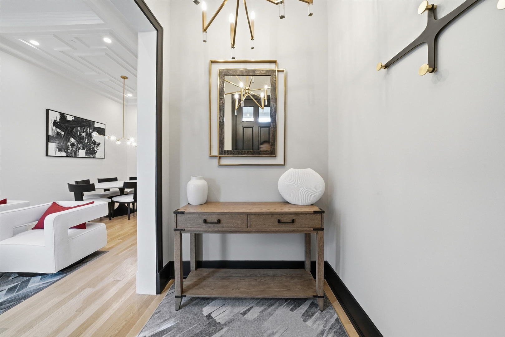 2674 N Burling Street