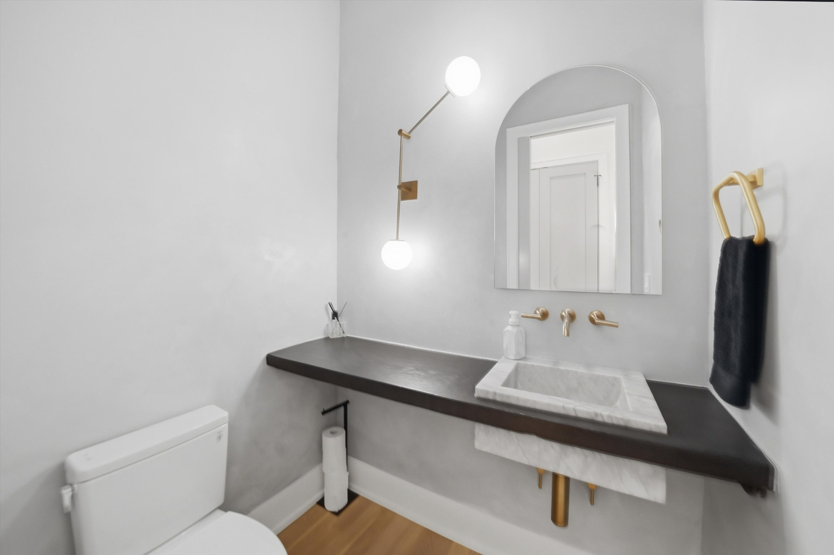 2674 N Burling Street