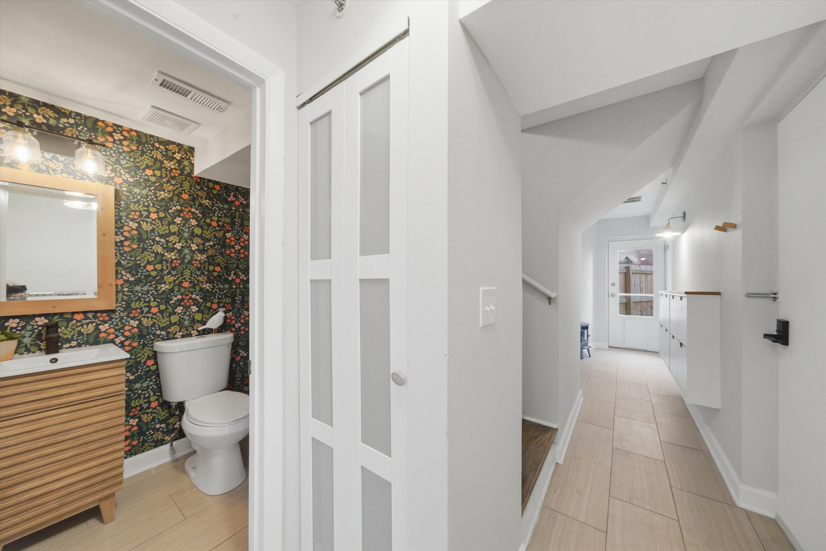 2208 W DIVERSEY Avenue Unit: S