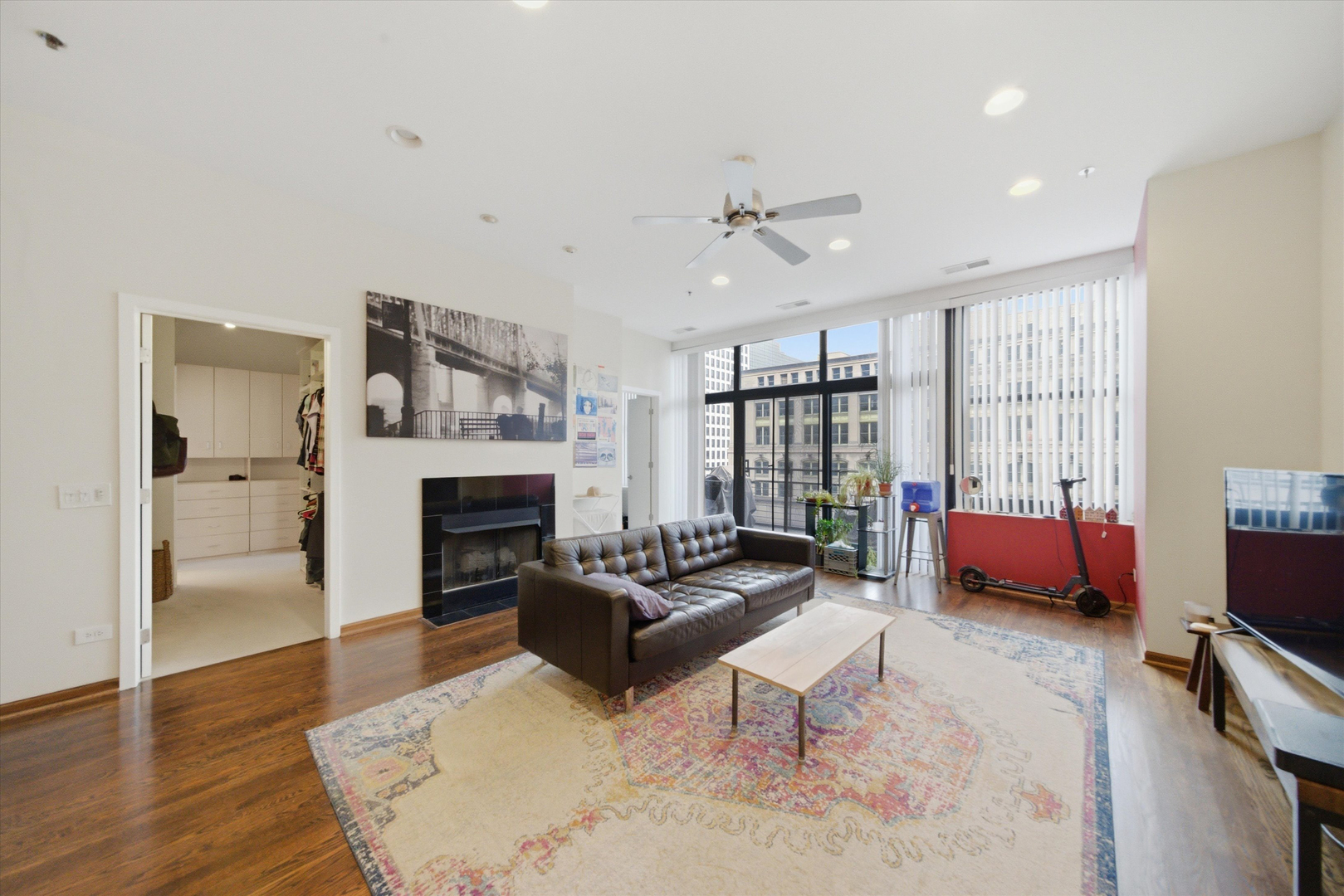 130 S CANAL Street Unit: 724