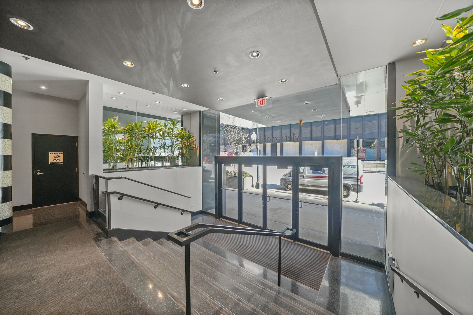 130 S CANAL Street Unit: 724