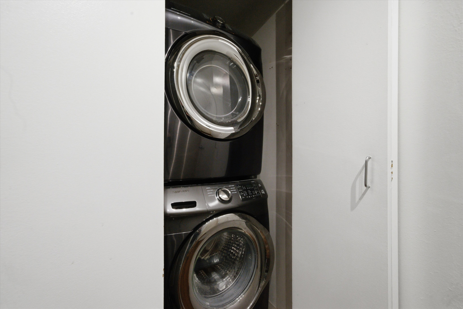 130 S CANAL Street Unit: 724