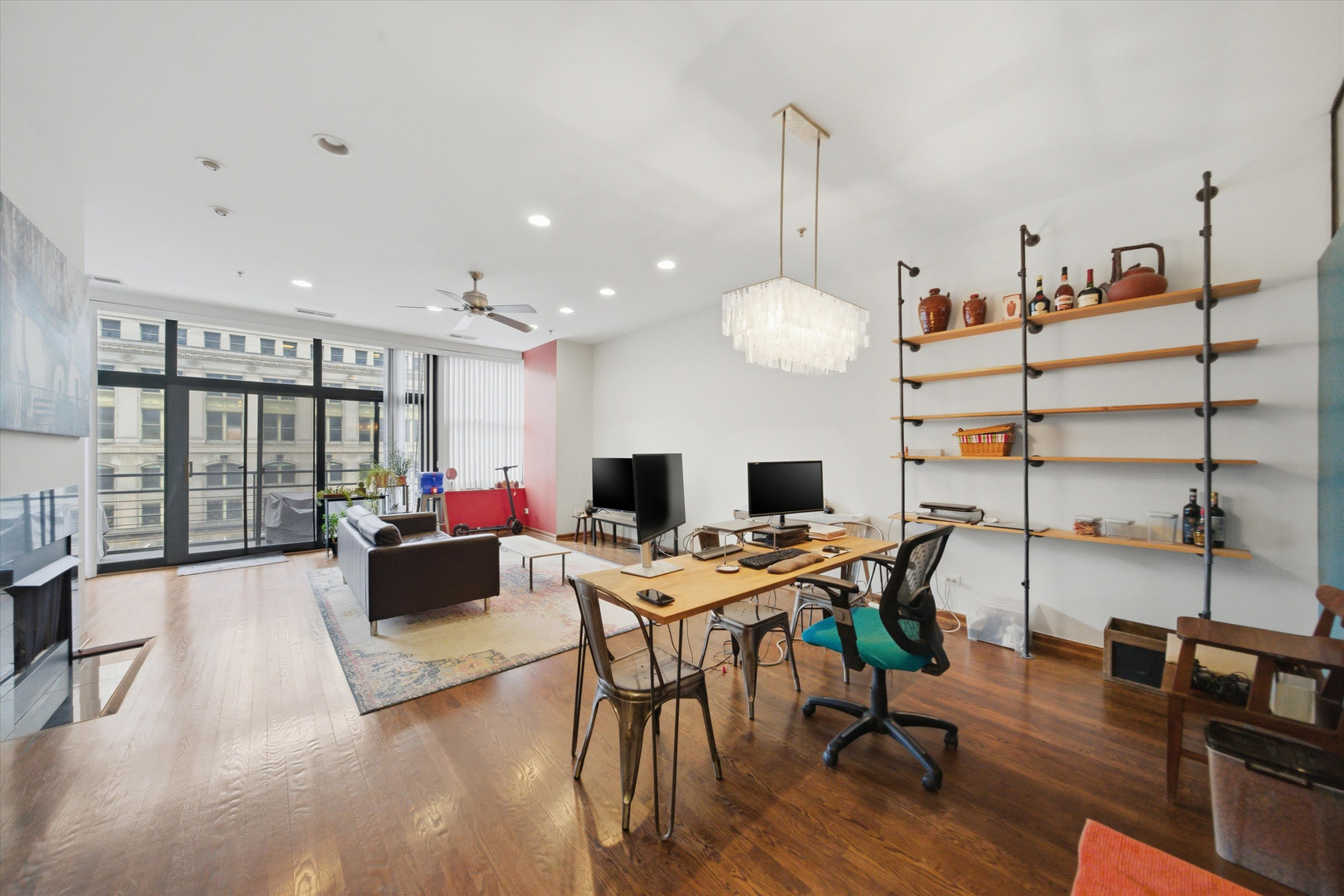 130 S CANAL Street Unit: 724
