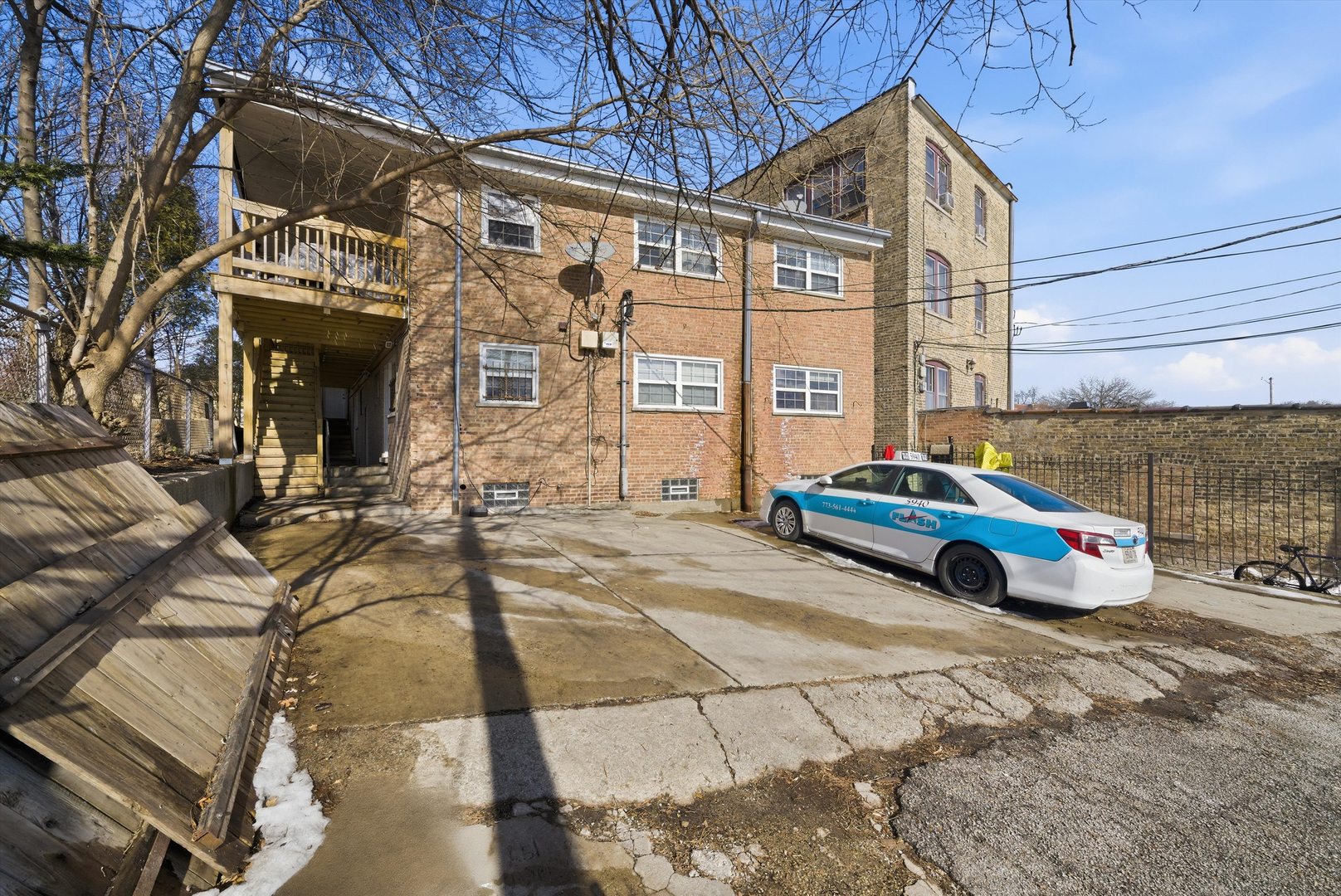 1937 W Pratt Boulevard Unit: 2N
