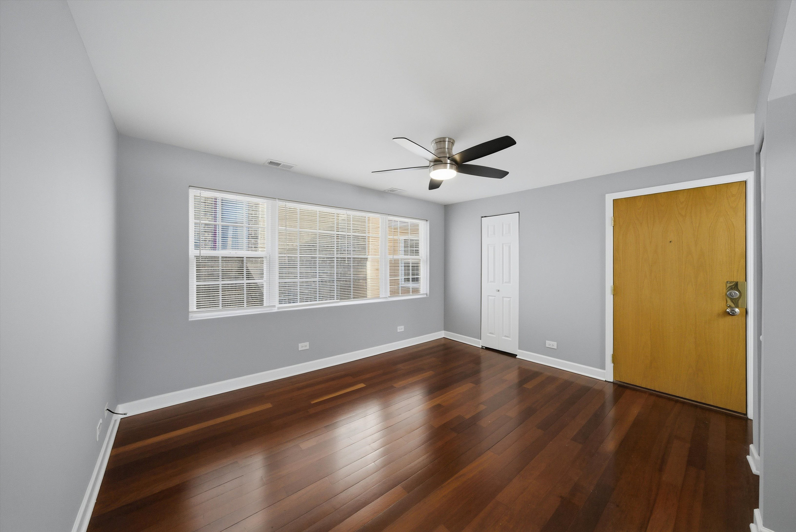 1937 W Pratt Boulevard Unit: 2N