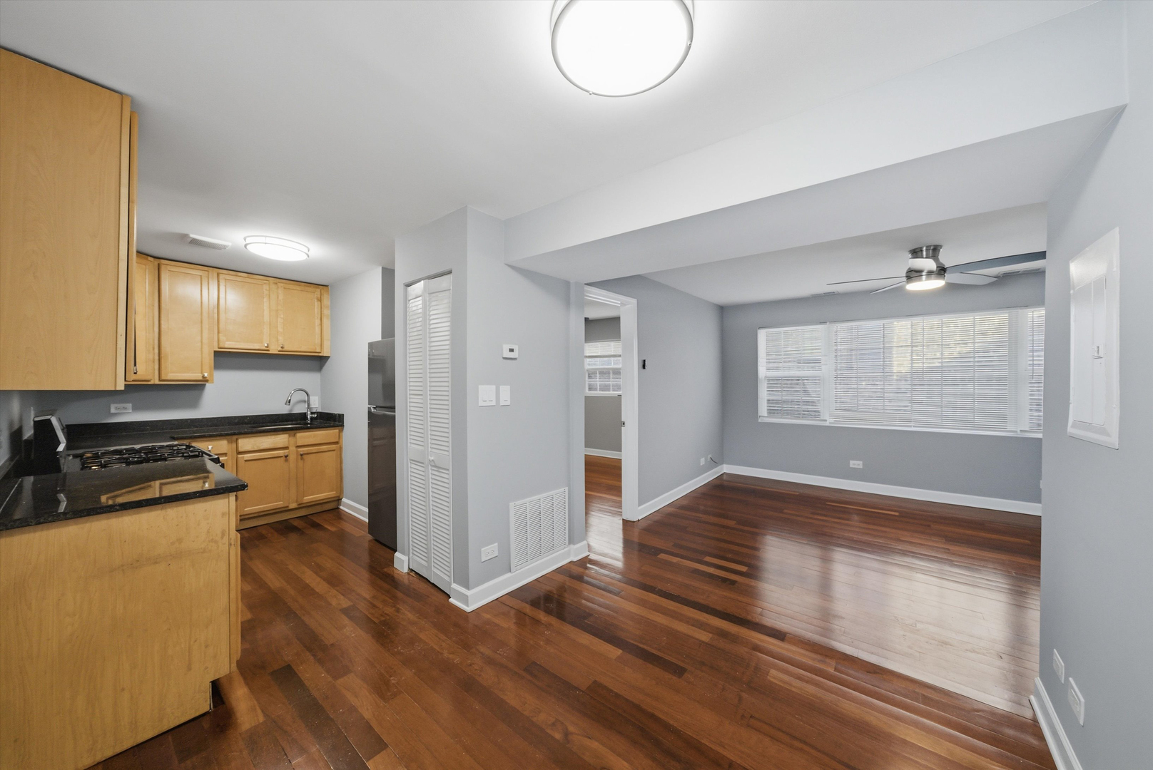 1937 W Pratt Boulevard Unit: 2N