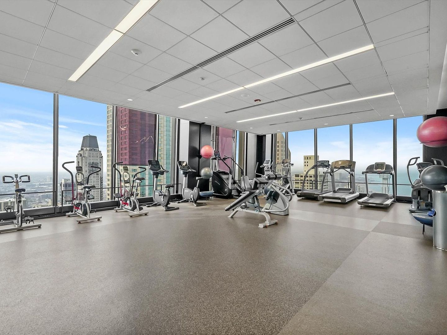 175 E Delaware Place Unit: 5712