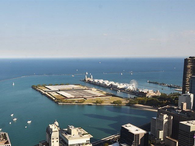 175 E Delaware Place Unit: 5712