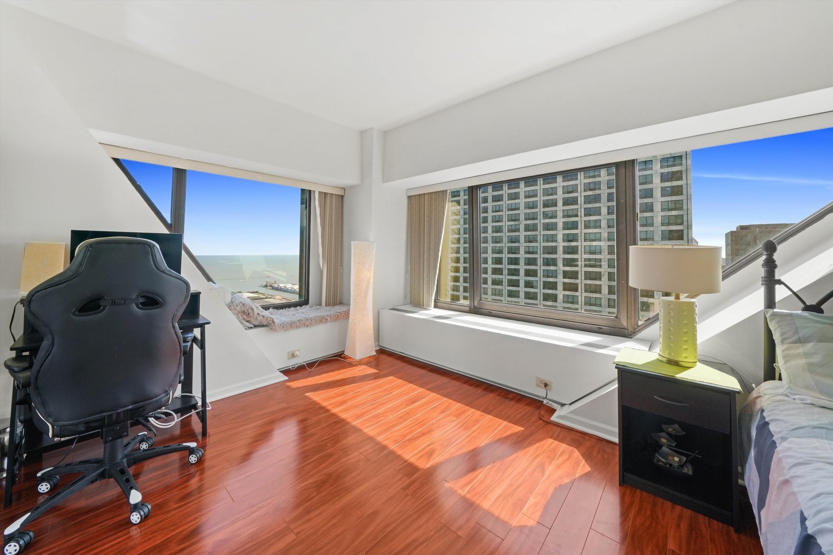 175 E Delaware Place Unit: 5712