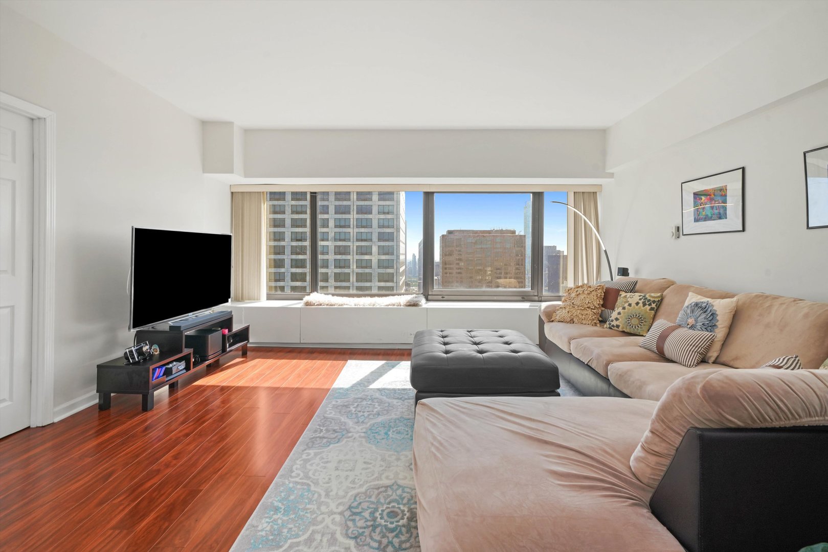 175 E Delaware Place Unit: 5712