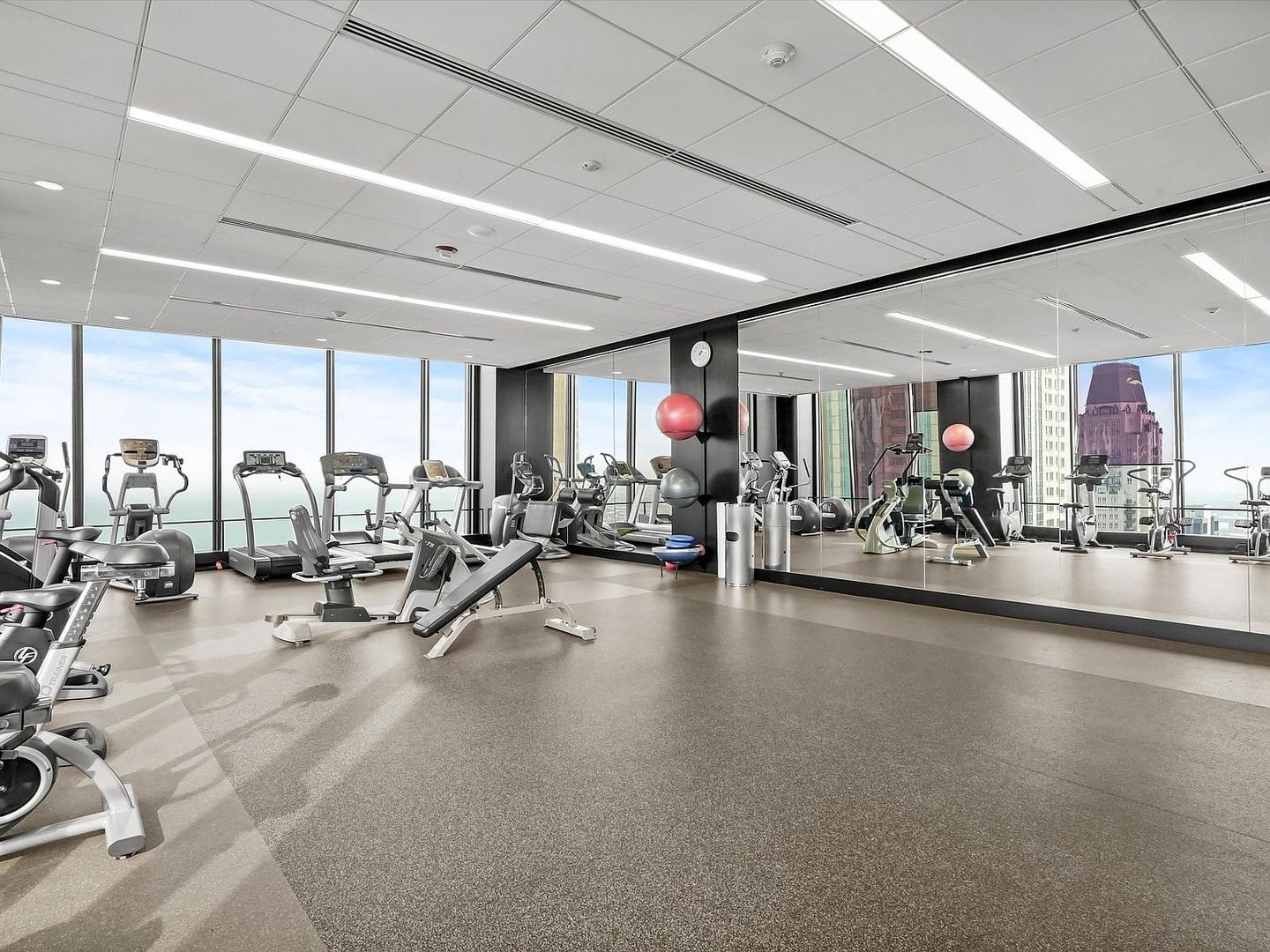 175 E Delaware Place Unit: 5712