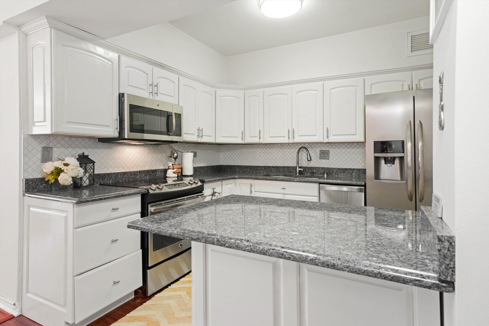 175 E Delaware Place Unit: 5712