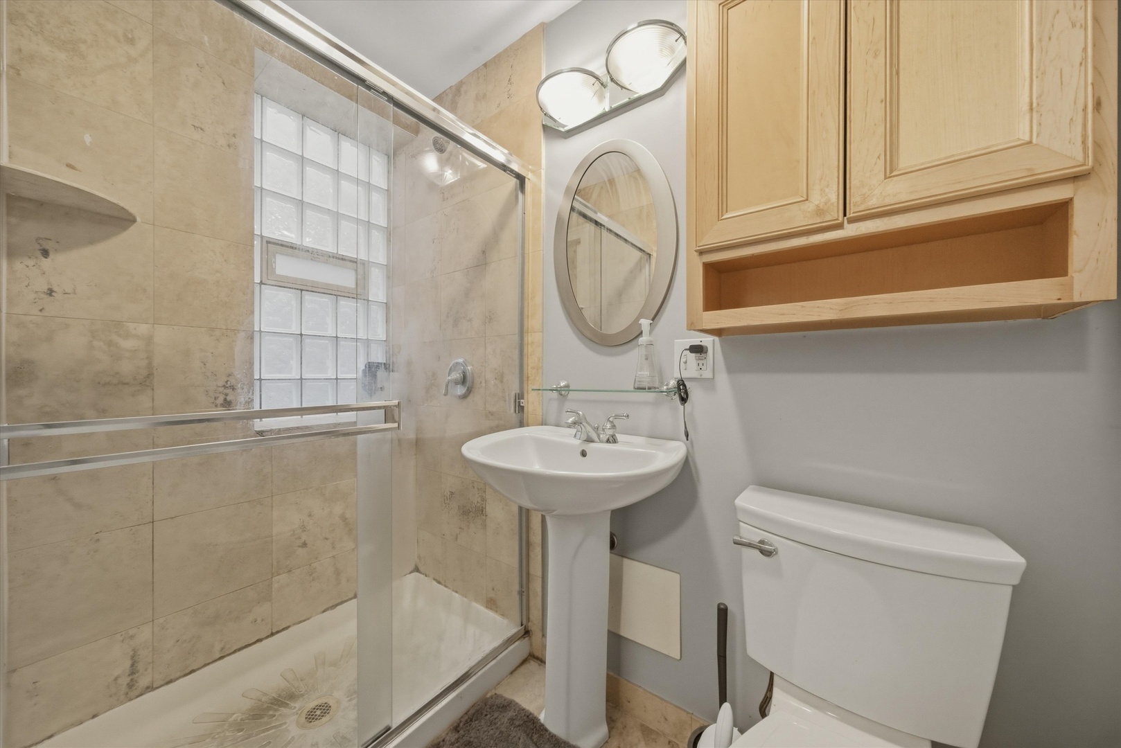 558 W Deming Place Unit: 2