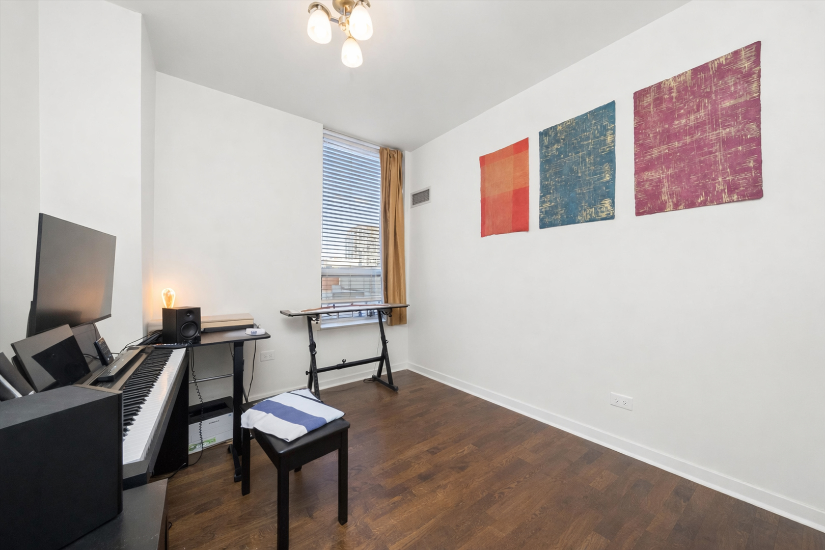 330 W Grand Avenue Unit: 1204