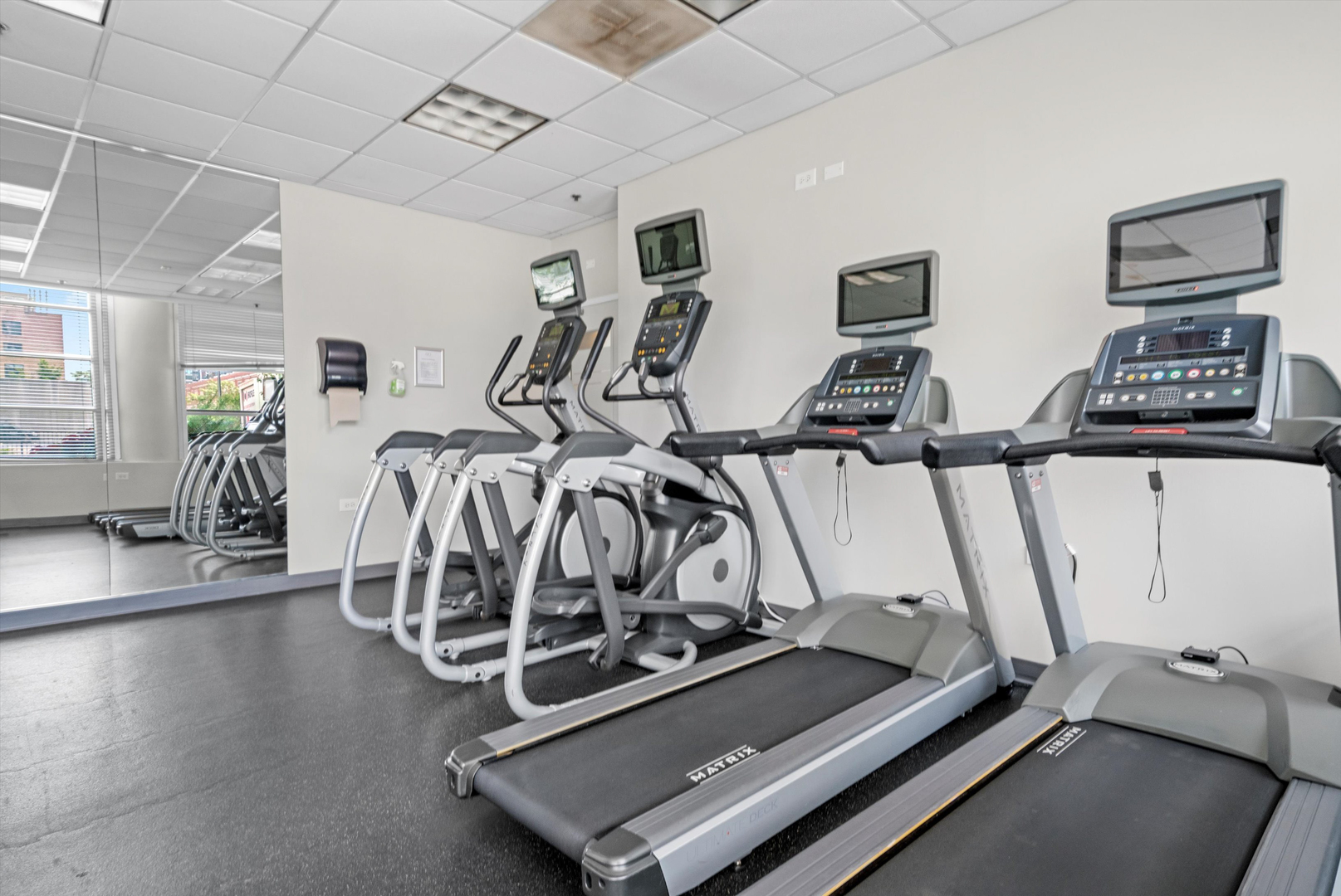 330 W Grand Avenue Unit: 1204