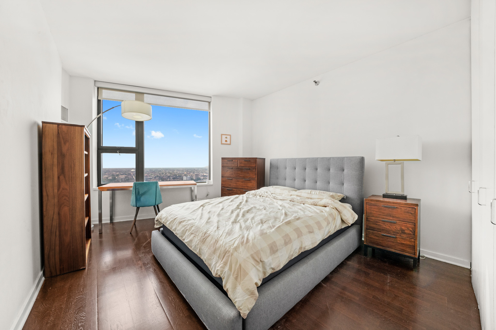 501 N Clinton Street Unit: 3203