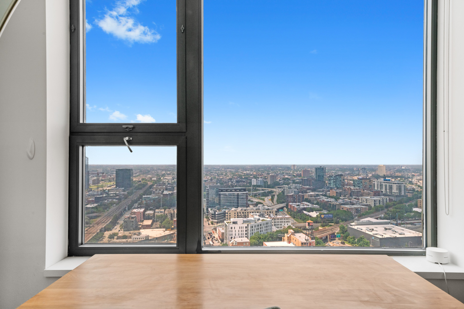 501 N Clinton Street Unit: 3203