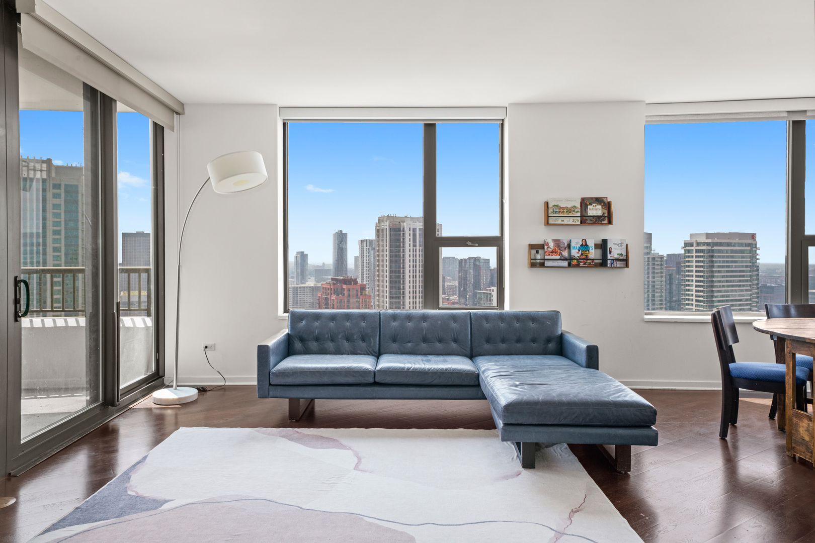 501 N Clinton Street Unit: 3203