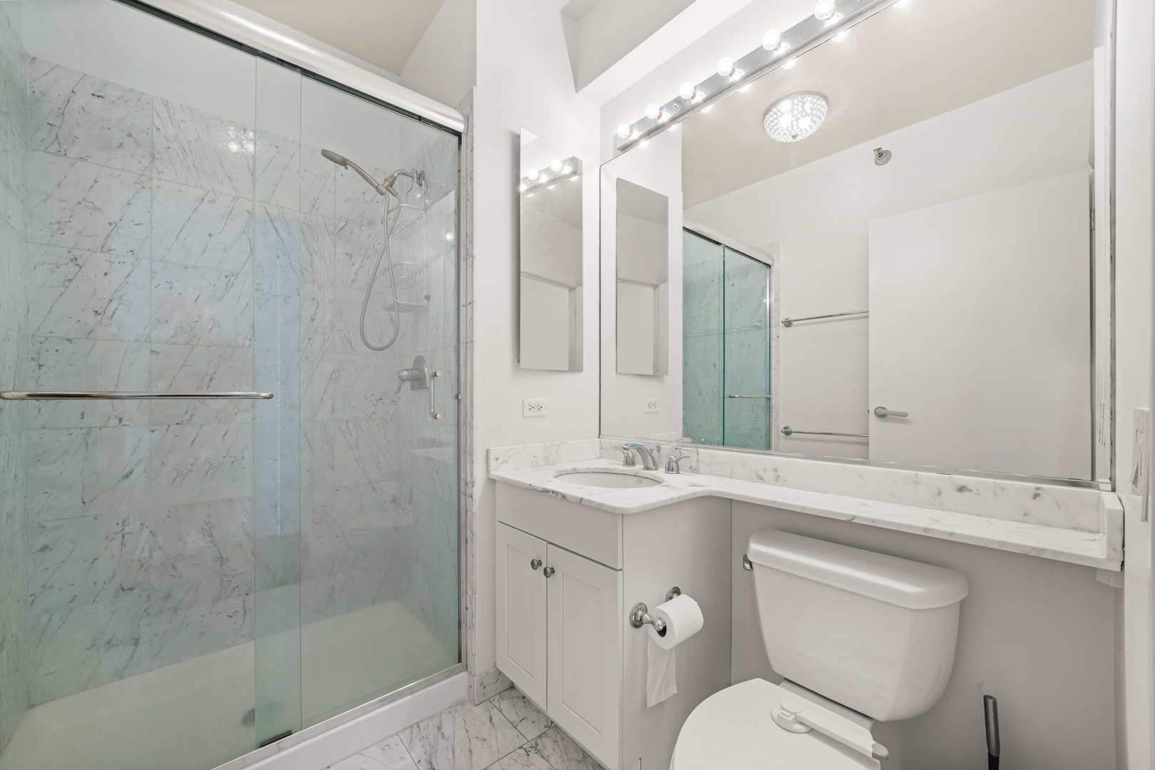 501 N Clinton Street Unit: 3203